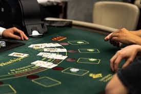 Betting layout with inside and outside options Betting layout and number selection interface
